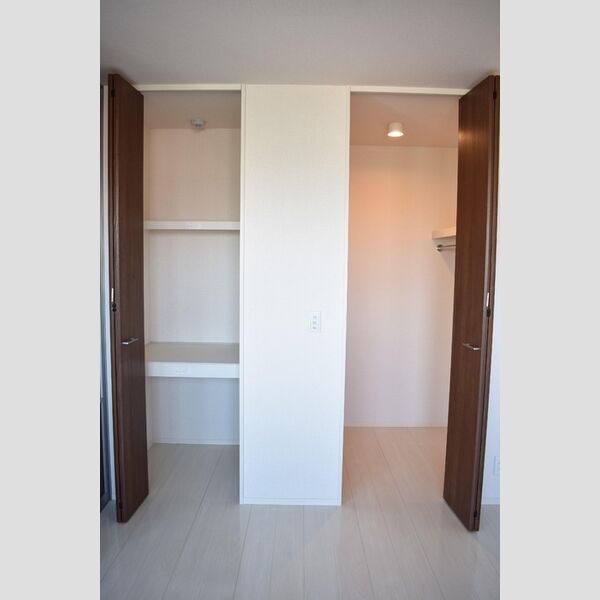 ウィステリア パレス 収納