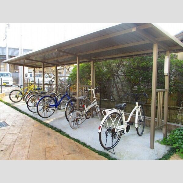 アルシオーネ101号室 駐輪場