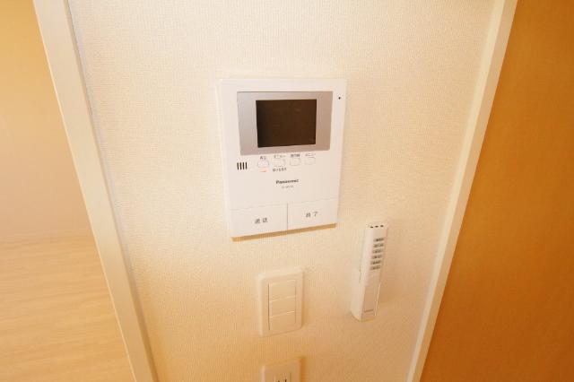 メゾン　デ　ファミーユＹⅡ201号室 カメラ付インターホン