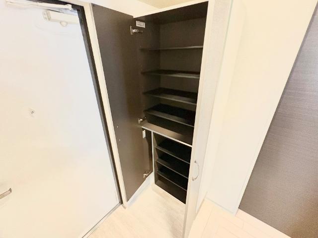 Ｒｅｇｉｎａ（レジーナ）102号室 下駄箱