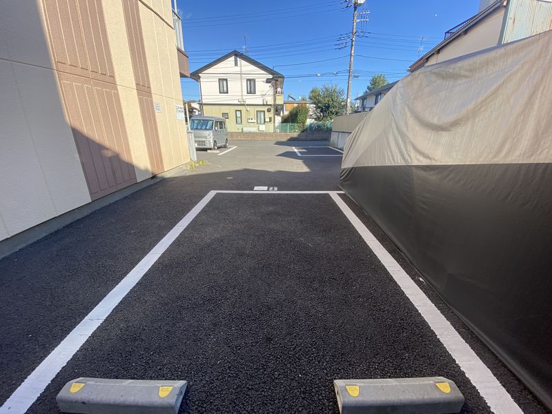 キャッスル滝沢307号室 駐車場