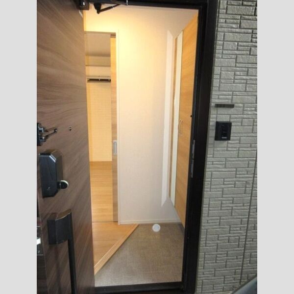 アンジュール坂下203号室 玄関