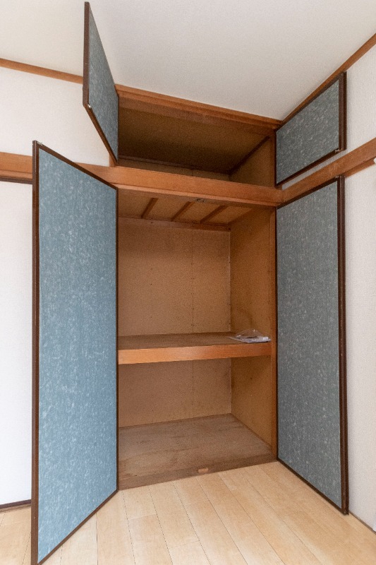 アミューズ国立 内観