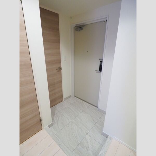 ロイジェントパークス千葉中央 玄関