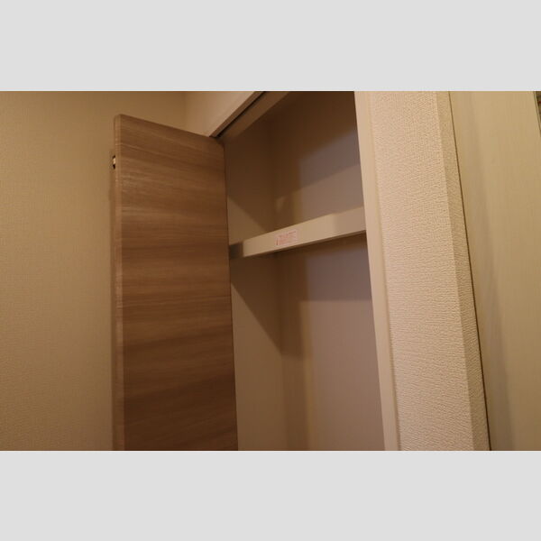 エクセリア早宮305号室 玄関収納