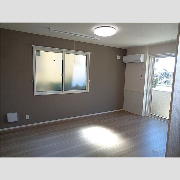 イフィセント港南台105号室 洋室