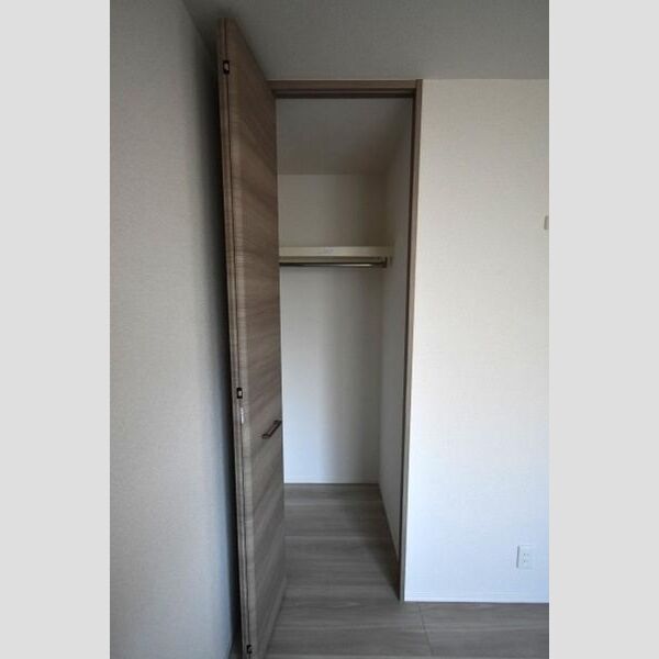シャトレー町田201号室 クローゼット