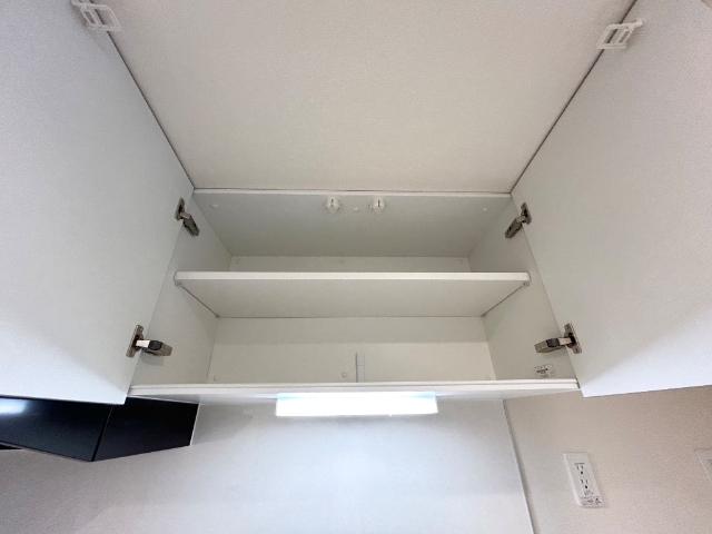 新築藤沢マンション103号室 上部収納（イメージ）