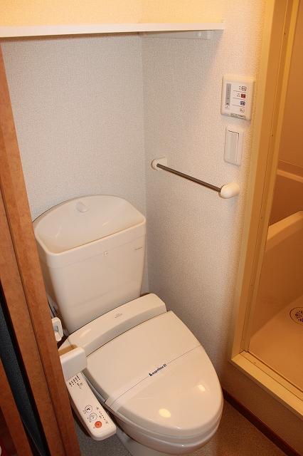 レオパレスウェルカム203号室 温水洗浄便座付き