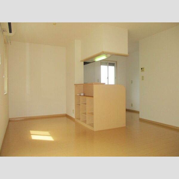 グリーンコート貝塚 2号館 リビング