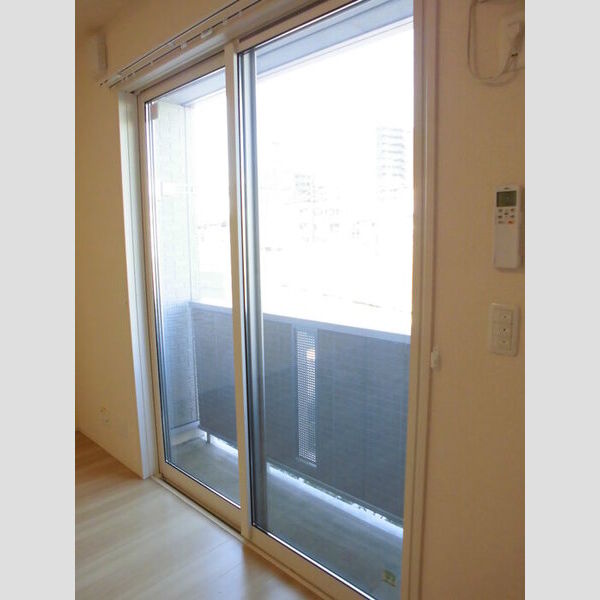 Casa Comfort　B 電動式のシャッター付き窓♪