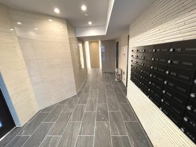 ディアレイシャス横浜吉野町 エントランス