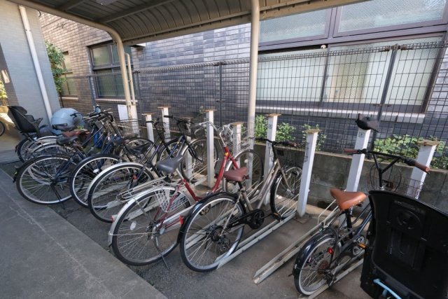 スカイコート西荻窪２（明治製菓・ｽｶｲｺｰﾄ荻窪ﾋﾞﾙ）4階 駐輪場