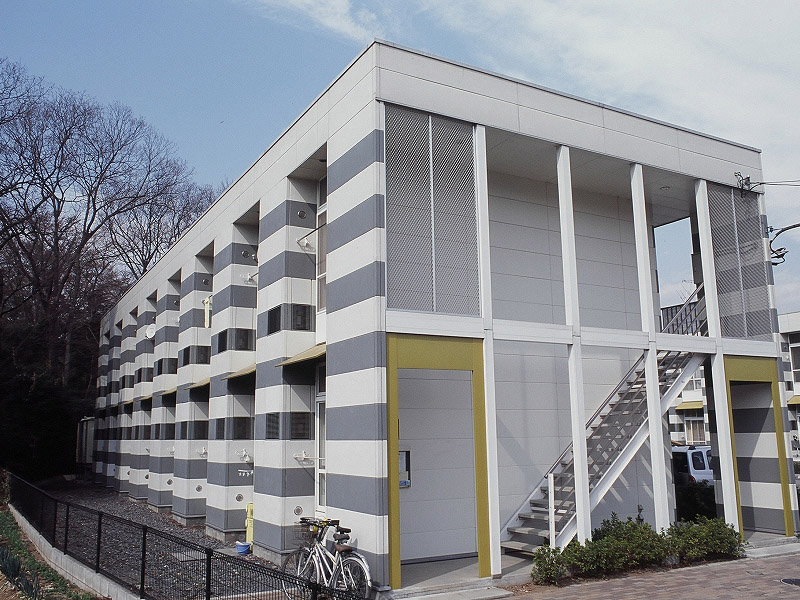 レオパレスアムールＢの外観画像