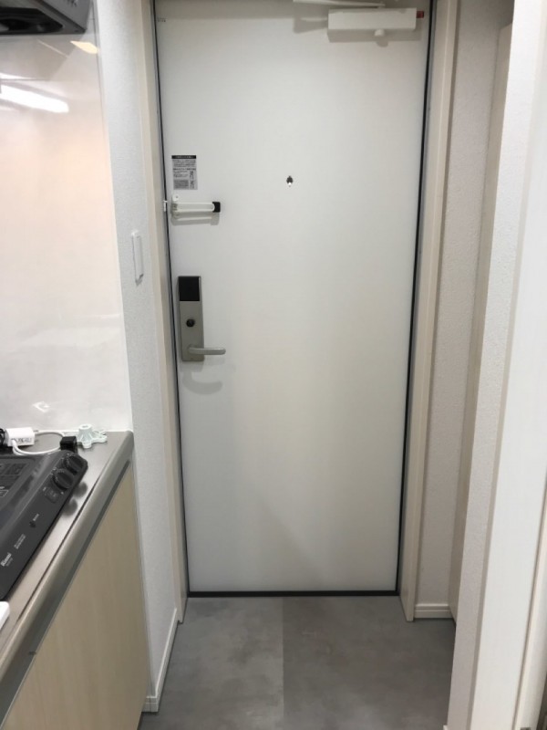 ＲＯＢＯＴ　ＨＯＵＳＥ　蕨3階 玄関