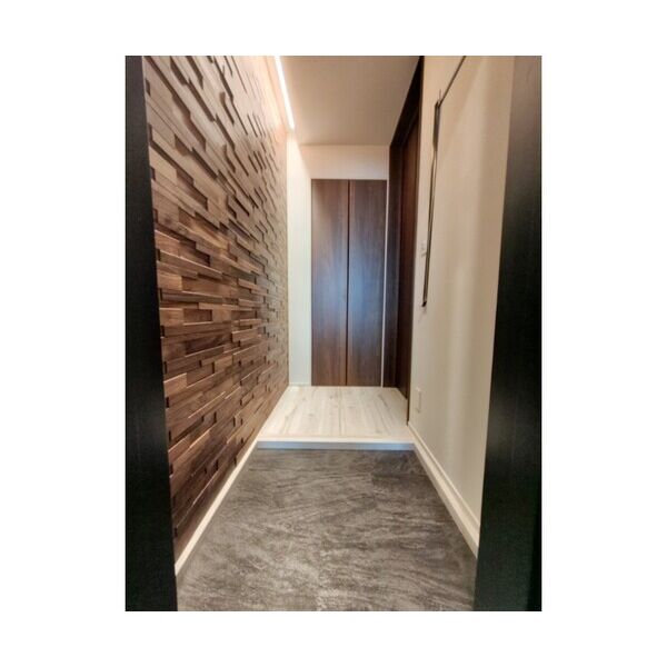 Forest　Maison　KOMAGOME　NORTH301号室 玄関