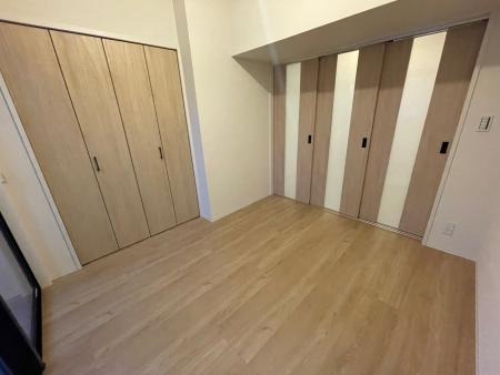 HAON(波音)3階 6-10F 黒を基調とした内装です。