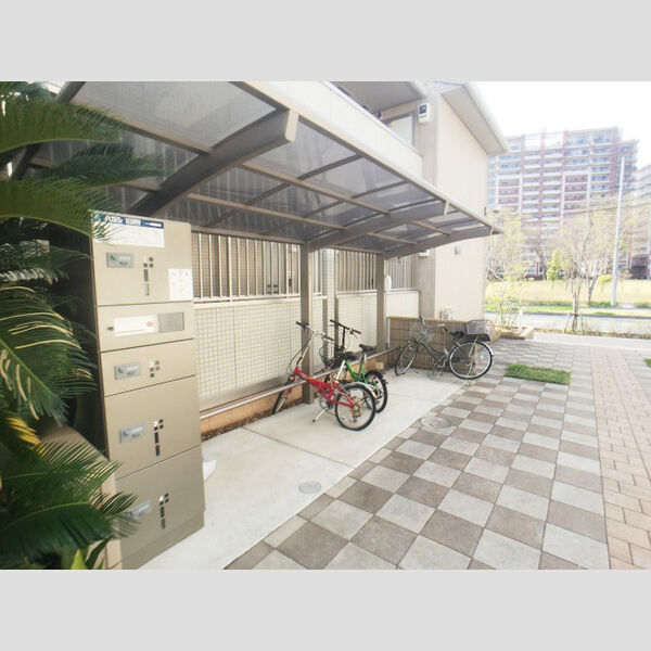 メルベーユおおたかの森　1号棟 宅配ボックス・駐輪場