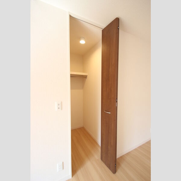 メゾン　ルミエール202号室 ウォークインクローゼット