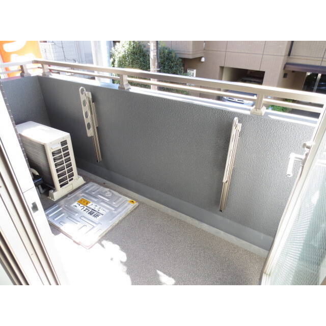 Trym Court バルコニー