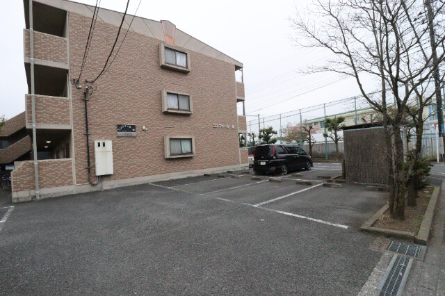 コンフォール・霞 駐車場！