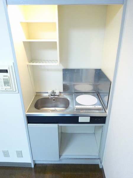 ライオンズプラザ鶴見中央201号室 キッチン