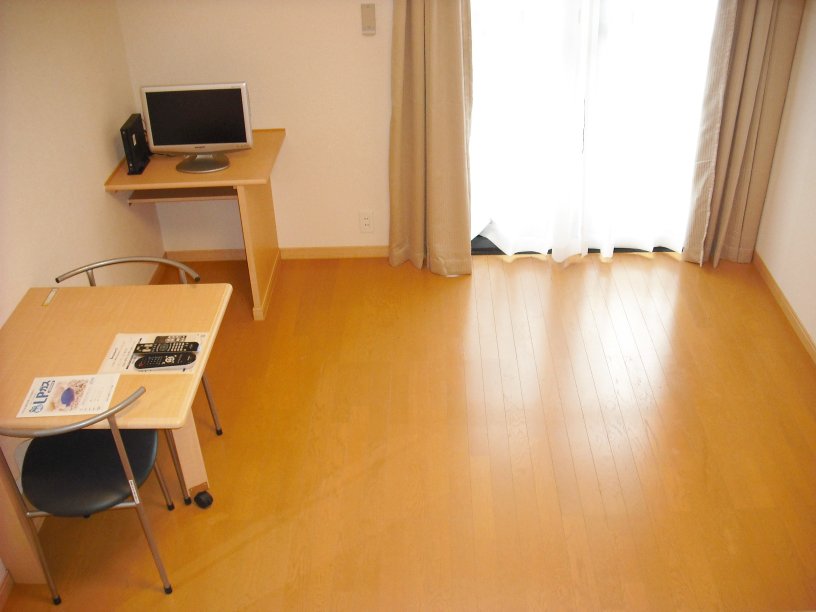 レオパレスバンリュ フローリング仕様テーブルは折り畳み可能です