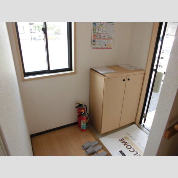 レピュート岡部　AⅤ号室 玄関