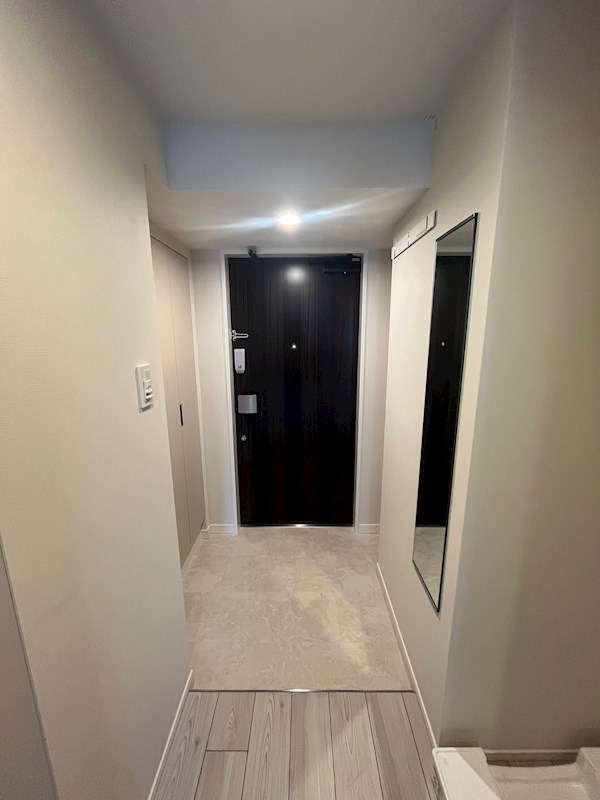 クロスレジデンス神田神保町2階 玄関