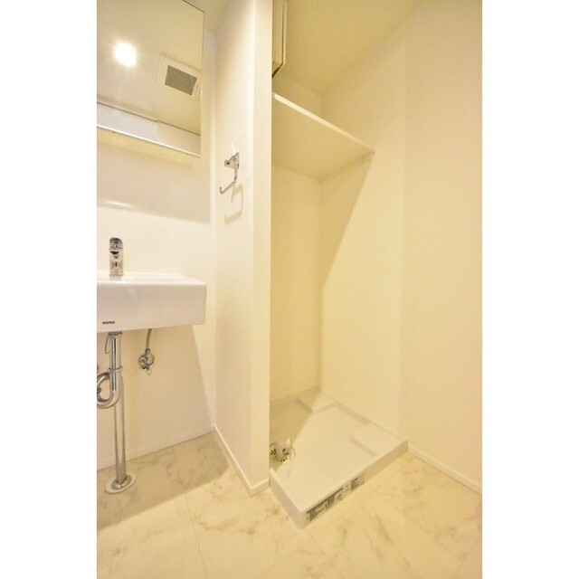 EDIT nihonbashi 内観