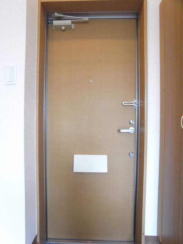 リリックコートBell1階 玄関