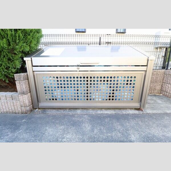 マロン・ヴローニュ205号室 ゴミ置き場