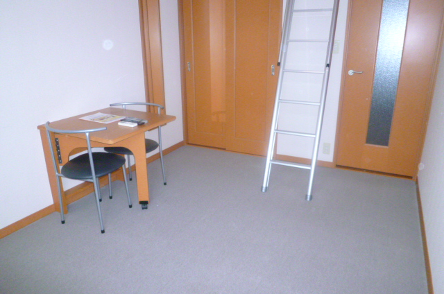 レオパレスたかみ203号室 駐輪場