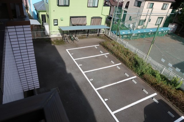 フォーリスト21 駐車場