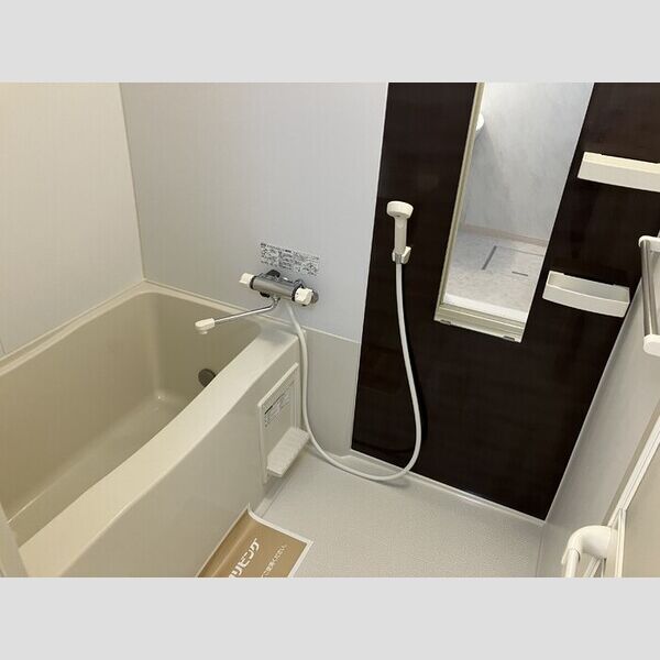 メゾンソレイユ205号室 浴室