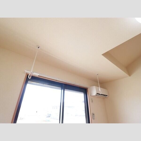 ヴィラデルニエ205号室 室内物干し