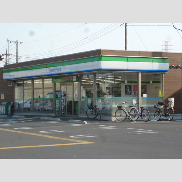 ヌヌース南鳩ヶ谷 Family Mart 川口南鳩ヶ谷一丁目店 (172m)