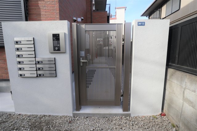 ベイルーム西横濱Ⅱ201号室 エントランス