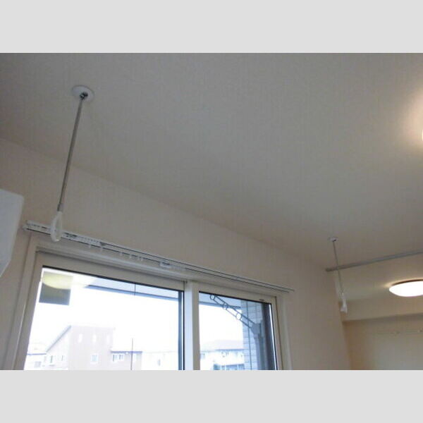 リジェール吹上203号室 室内物干し