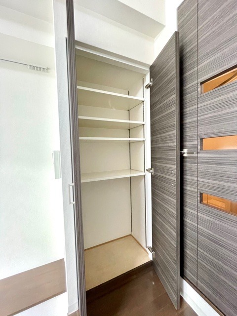 レジディア大森東4階 収納