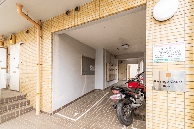オレンジコートヒヨシ3階 エントランス