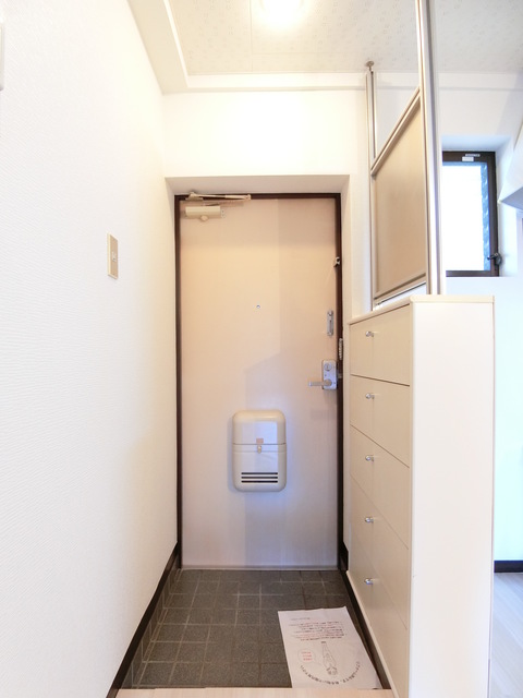 ジュネスＥ 玄関