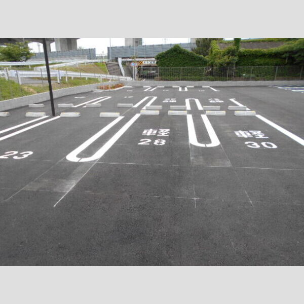 アゼリア松戸 駐車場