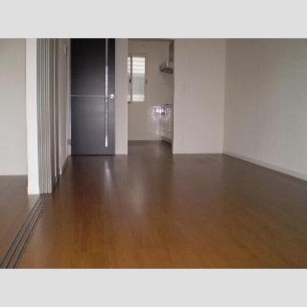 リビングタウン登戸 リビングタウン登戸　洋室からキッチン