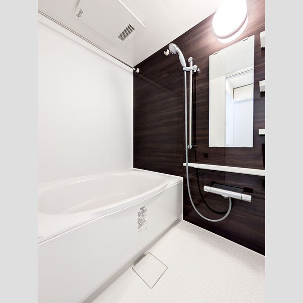 グラナーデ高野台202号室 浴室