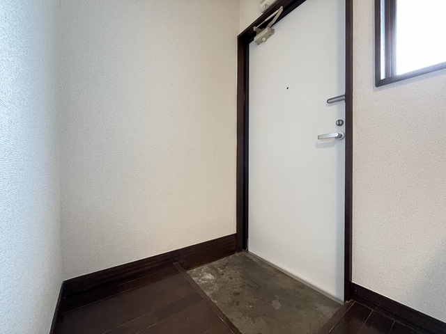 シェブロン第２ビル0202号室 玄関