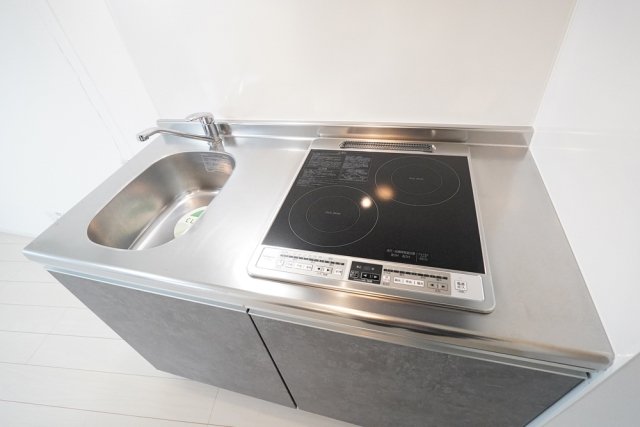 Ｒｅｓｉｄｅｎｃｅ　武蔵小山 システムキッチン（2口IHコンロ）