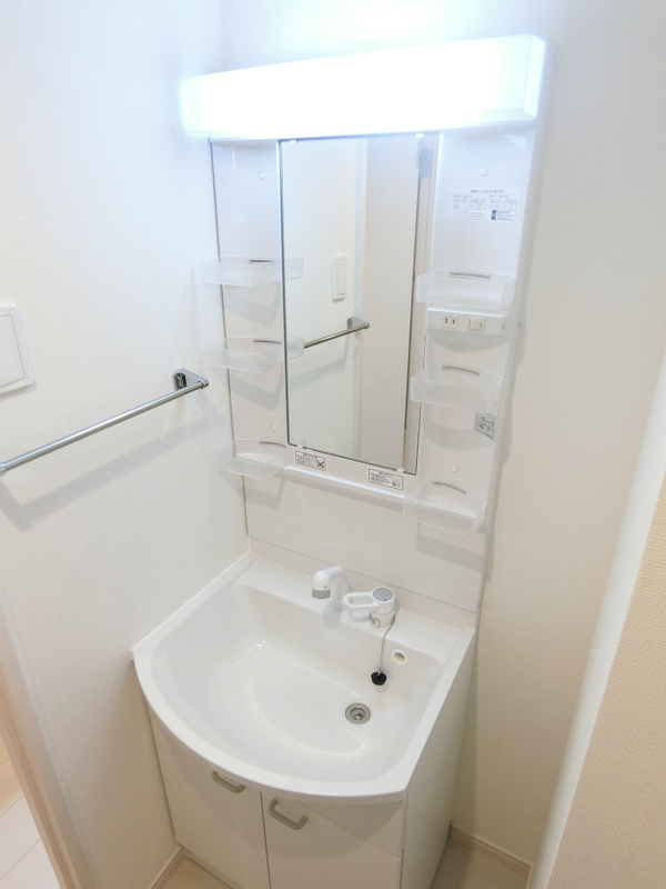 リブリ・ソレアード1階 洗面