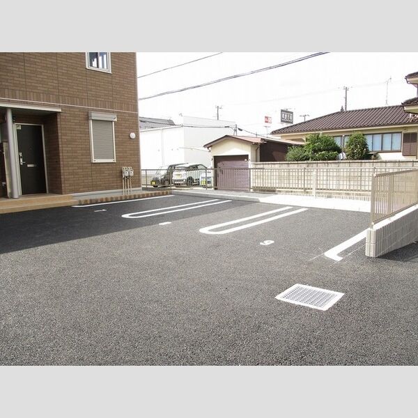 アイガーデン102号室 駐車場