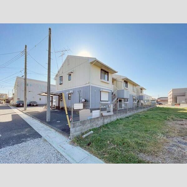 クレセントハイム203号室 建物外観